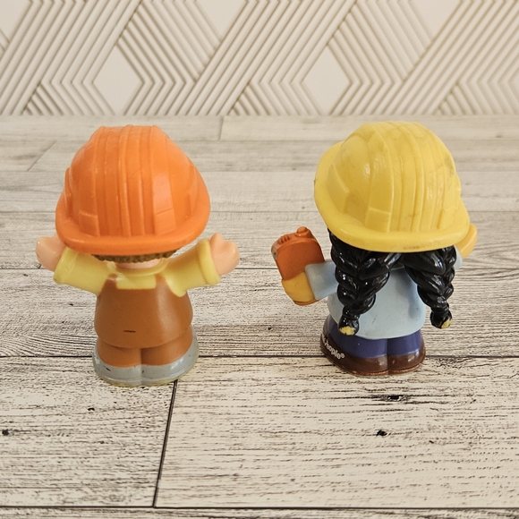 Mattel Little People Construction Workers Boy & Girl - Picture 2 of 4